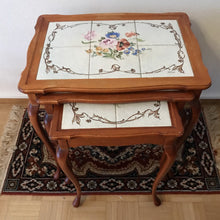 Lataa kuva Galleria-katseluun, Pöytäsarja kolme pöytää
